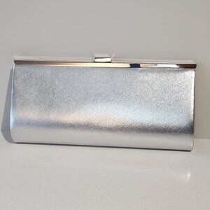 Elegant Silver Clutch Bag with Chain Strap